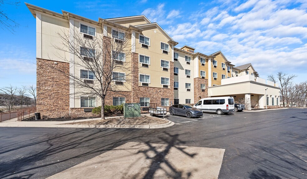 More Photos Of 1775 E Belvidere Rd, Grayslake Hotel For Sale
