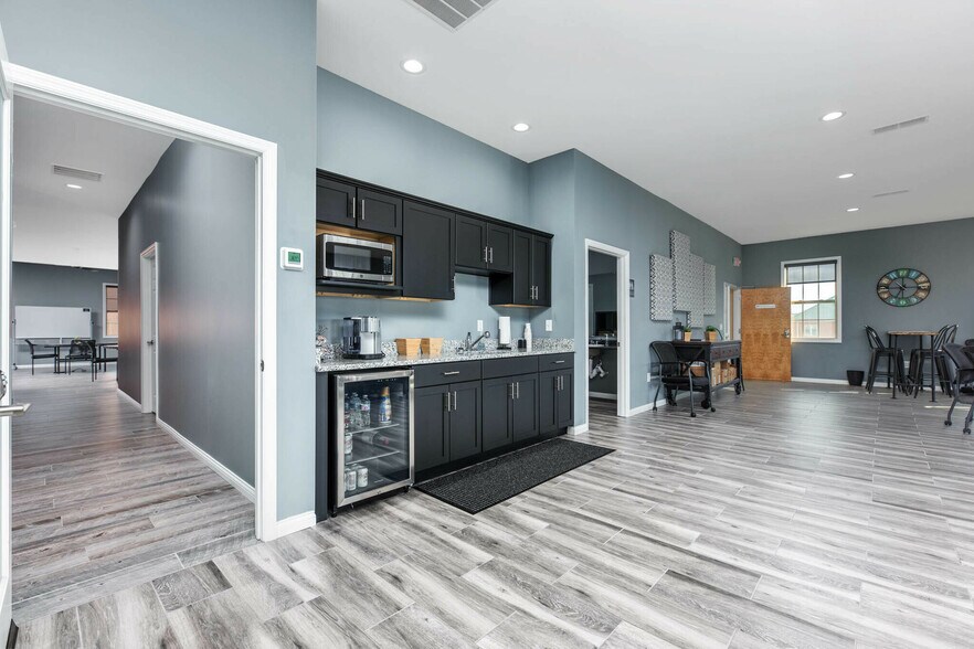 More Photos Of 8501 S Mason Montgomery Rd, Mason Office For Sale