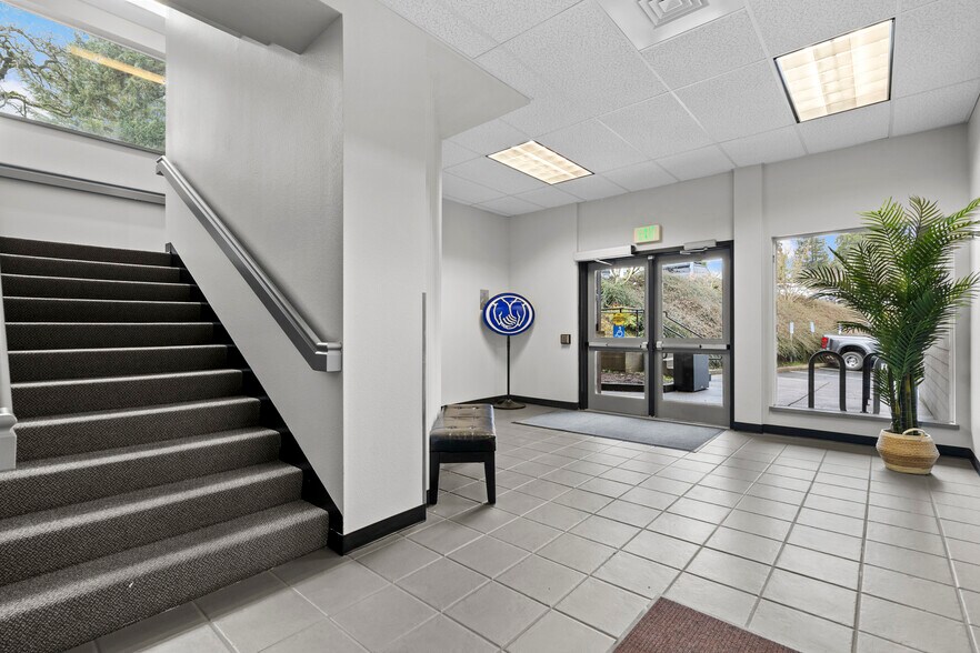 More Photos Of 675 Orchard Heights Rd, Salem Medical For Lease