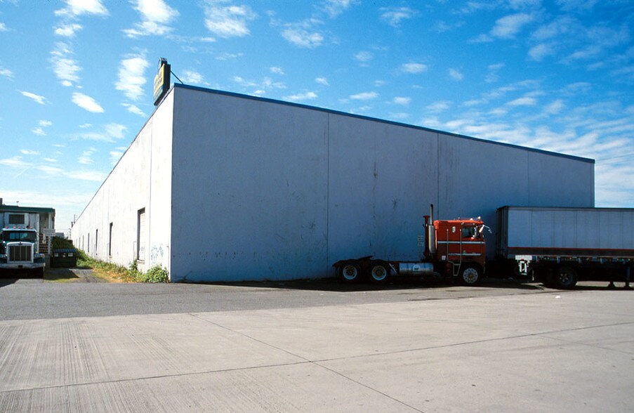 More Photos Of 2400-2450 8th Ave S, Seattle Distribution For Lease