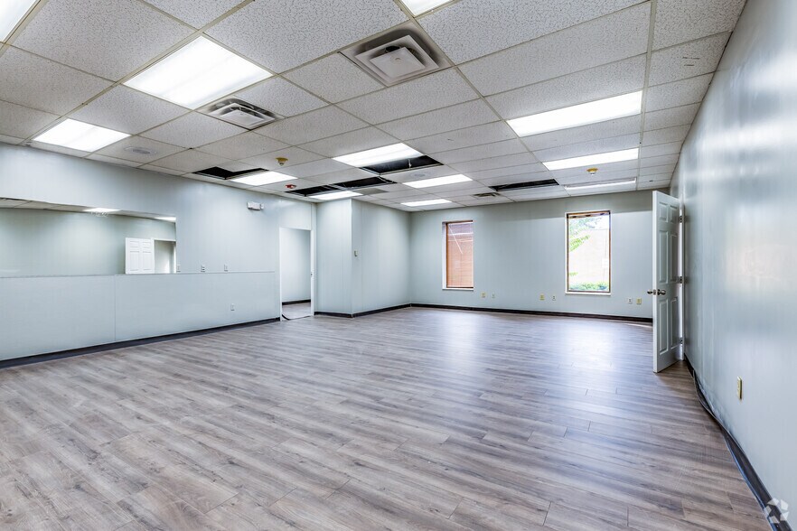 More Photos Of 6100 Lake Ellenor Dr, Orlando Office For Lease