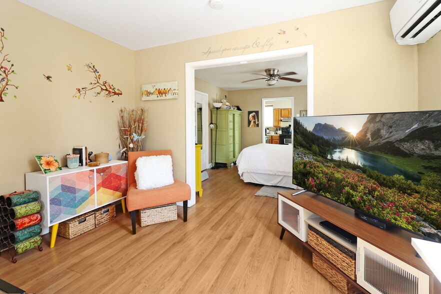 More Photos Of 822 Grand Central St, Clearwater Apartments For Sale