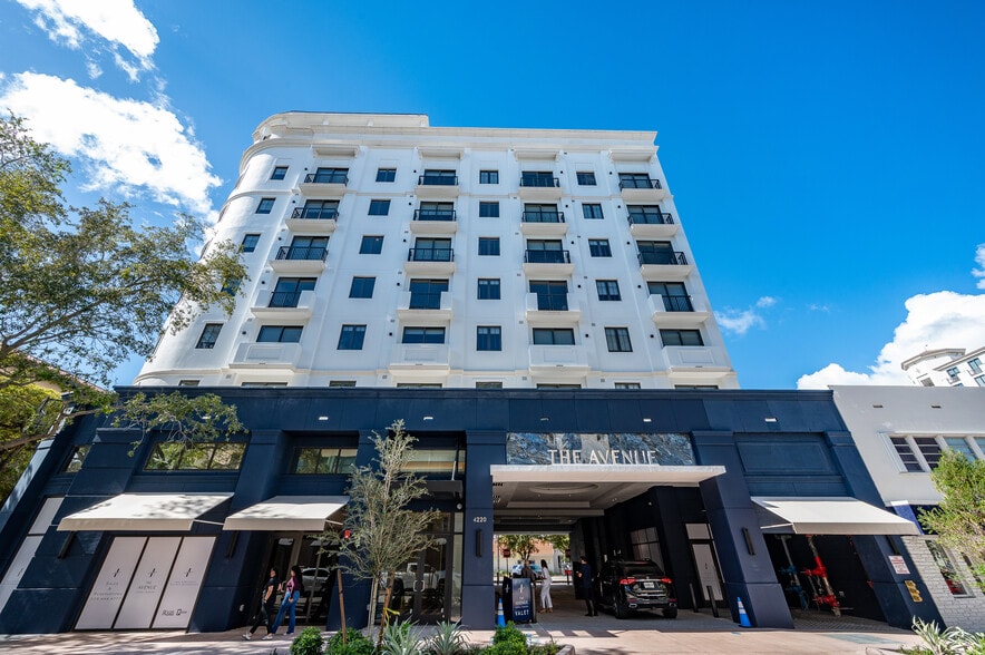 More Photos Of 351 San Lorenzo Ave, Coral Gables Apartments For Lease