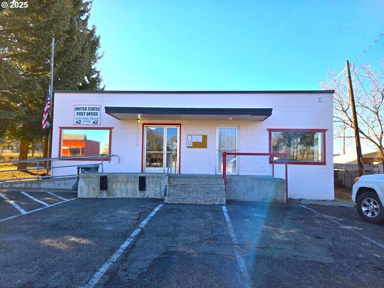 More Photos Of 110 US-395 Hwy, Long Creek Office For Sale