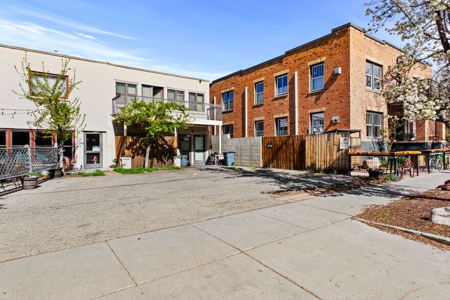 More Photos Of 701 E 2nd Ave, Durango Showroom For Lease