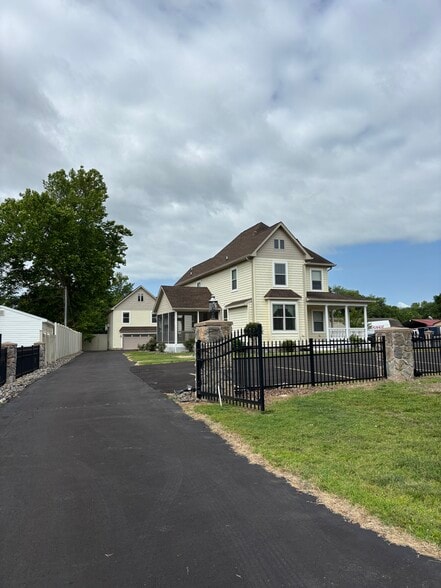 More Photos Of 28795 Old Village rd, Mechanicsville Specialty For Lease