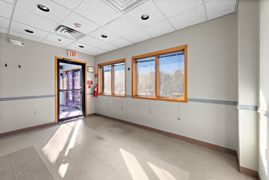 More Photos Of 675 Route 72 E, Manahawkin Office For Sale