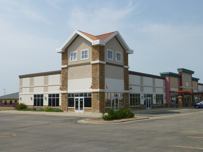 More Photos Of 2300 24th St NW, Bemidji Office For Lease