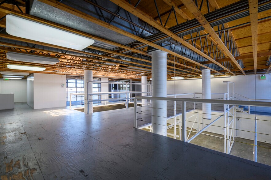 More Photos Of 2200 Michigan Ave, Santa Monica Loft Creative Space For Lease