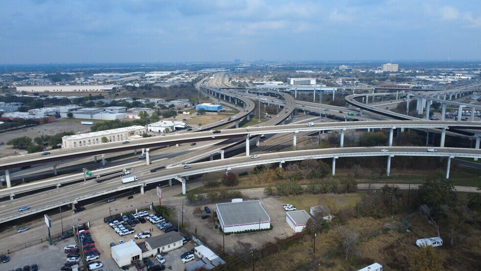More Photos Of 11023 Southwest Fwy, Houston Industrial For Sale