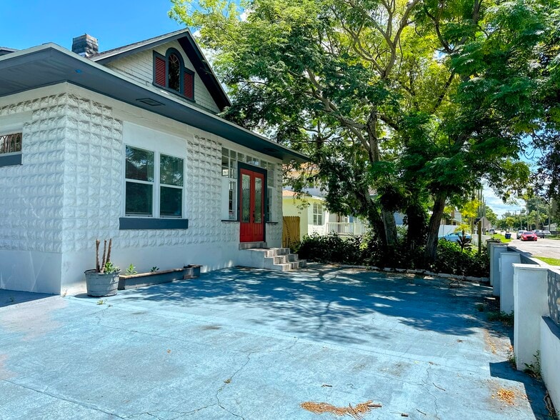 Primary Photo Of 3105 W Spruce St, Tampa Apartments For Sale