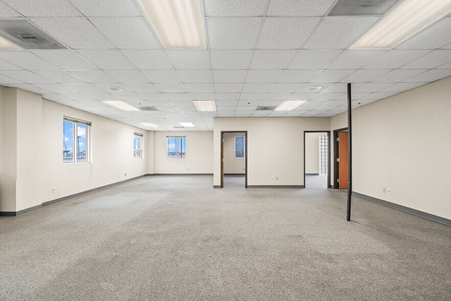 More Photos Of 2307 N Tx-289-loop, Lubbock Truck Terminal For Lease