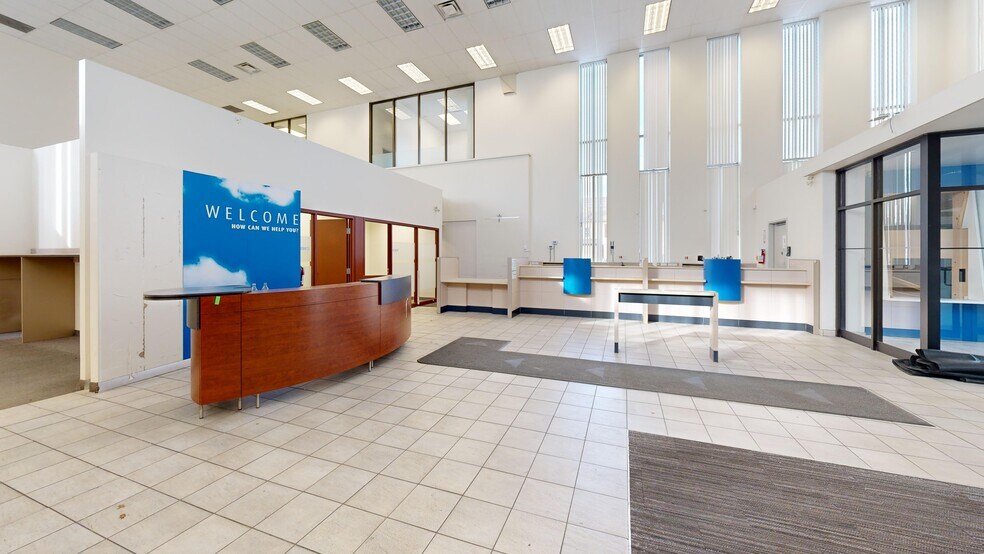 Primary Photo Of 31 King St, St Catharines Bank For Sale