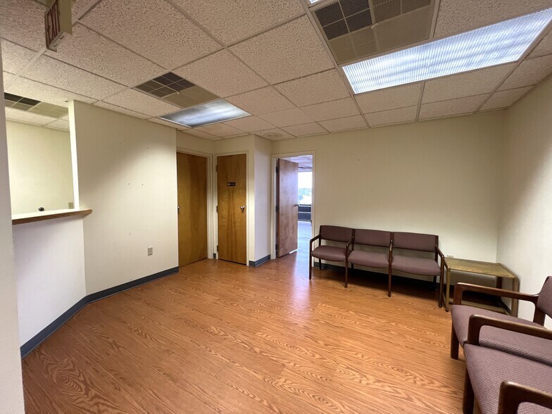 More Photos Of 250 W Lancaster Ave, Paoli Medical For Lease