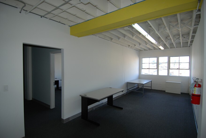 More Photos Of 865-867 Isabella St, Oakland Warehouse For Lease