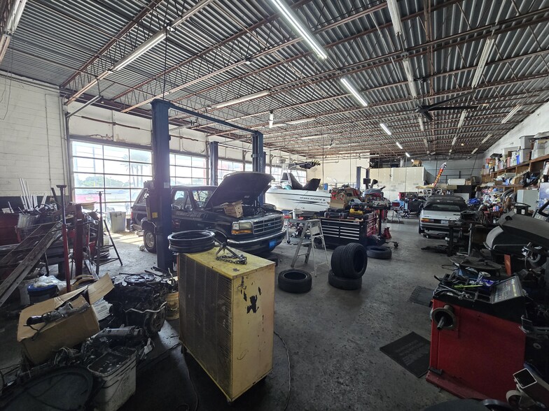 More Photos Of 1137 US Highway 19, Holiday Auto Repair For Sale