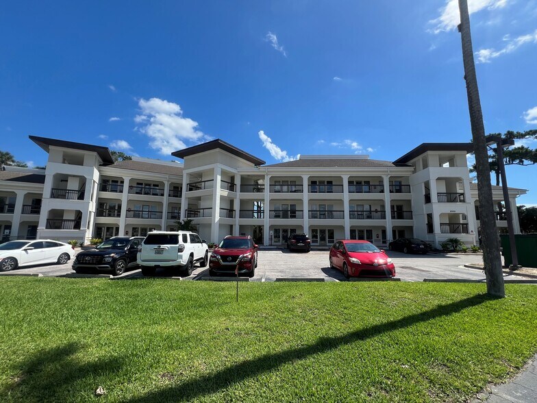 More Photos Of 2000 - 2310 Sawgrass Village Dr, Ponte Vedra Beach Office For Lease