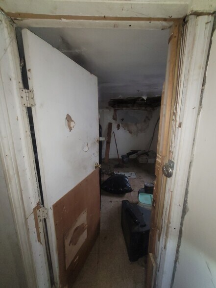 More Photos Of 1823 W 8th St, Muncie Multifamily For Sale