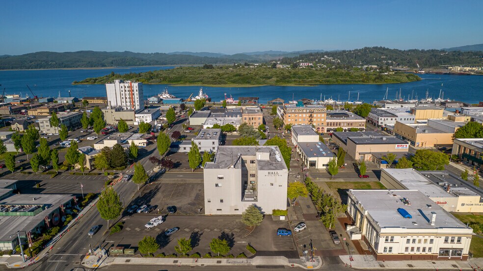 More Photos Of 340 Central Ave, Coos Bay Medical For Lease
