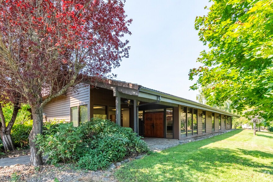 More Photos Of 481 California St, Grants Pass Industrial For Sale