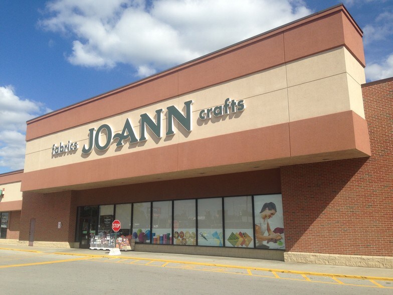 More Photos Of 2505-2527 S Reynolds Rd, Toledo Unknown For Lease