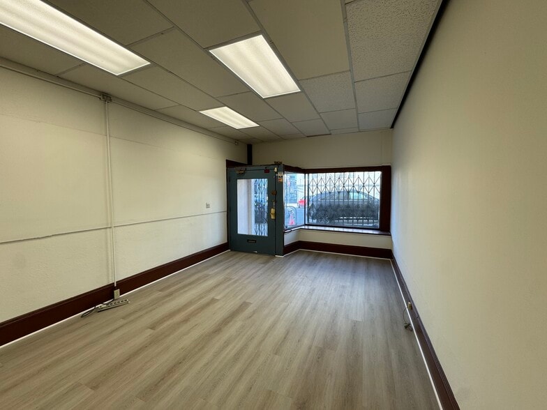 More Photos Of 1551-1555 Clement St, San Francisco Storefront Retail Residential For Lease