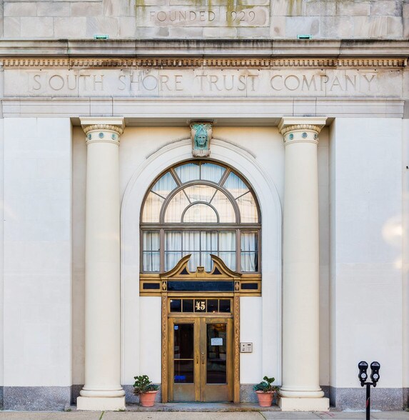 More Photos Of 45 N Village Ave, Rockville Centre Office For Sale