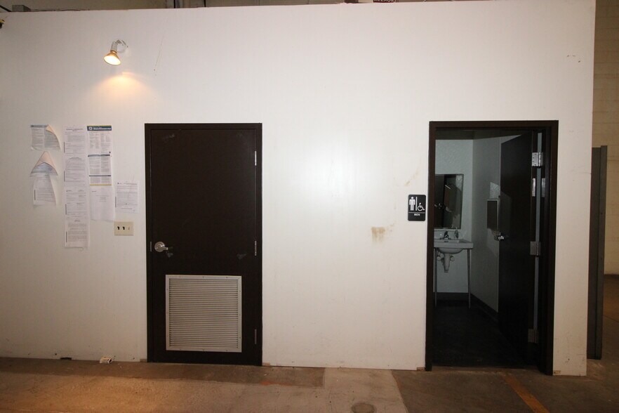 More Photos Of 731 Wambold Rd, Souderton Warehouse For Lease