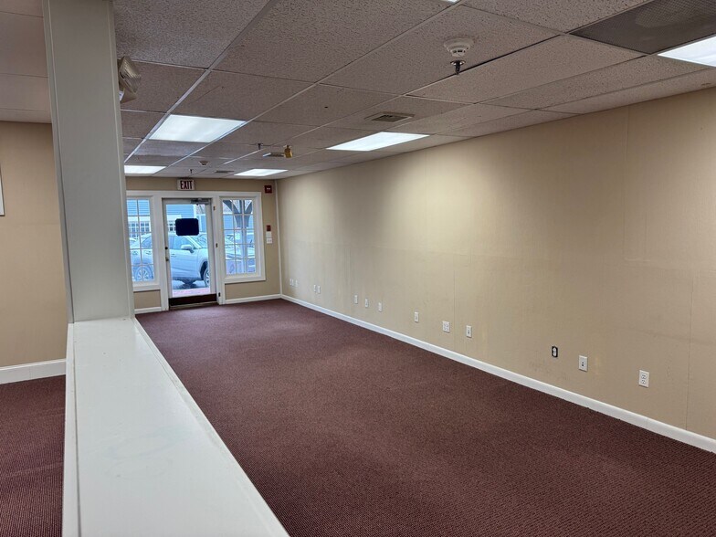 More Photos Of 45 Walden St, Concord Office For Lease