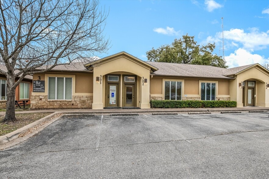 Primary Photo Of 13284 Pond Springs Rd, Austin Office For Sale