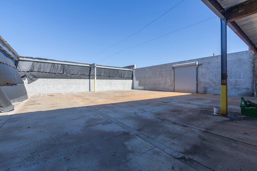 More Photos Of 2115 S McDuffie St, Anderson Manufacturing For Sale
