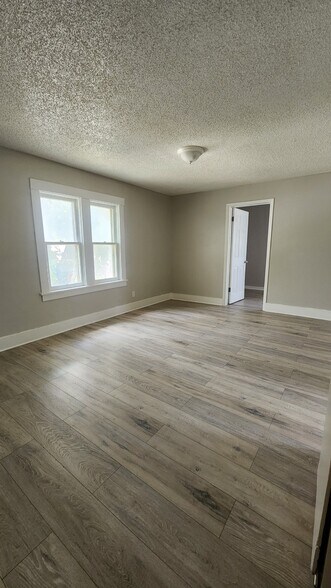 More Photos Of 400 E Sherman St, Hutchinson Apartments For Sale