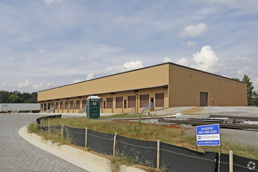 More Photos Of 4825 Lumber Ln, Knoxville Warehouse For Lease