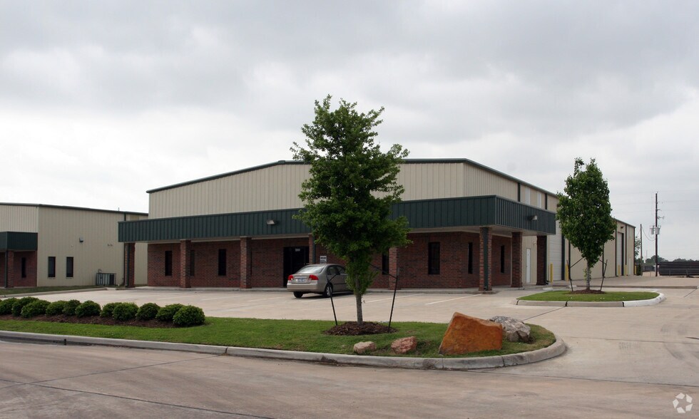 More Photos Of 4525-4555 Brittmoore Rd, Houston Unknown For Lease