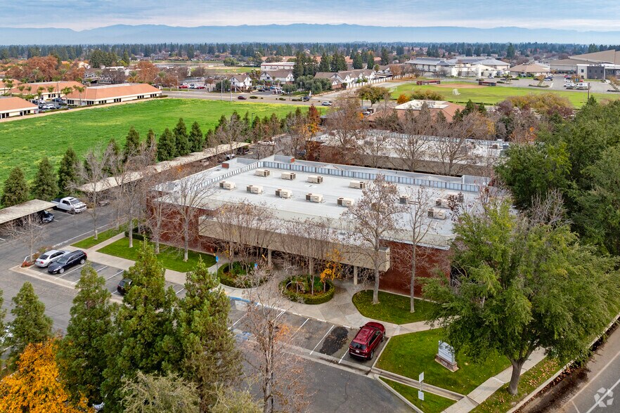 More Photos Of 1350 E Spruce Ave, Fresno Office For Lease