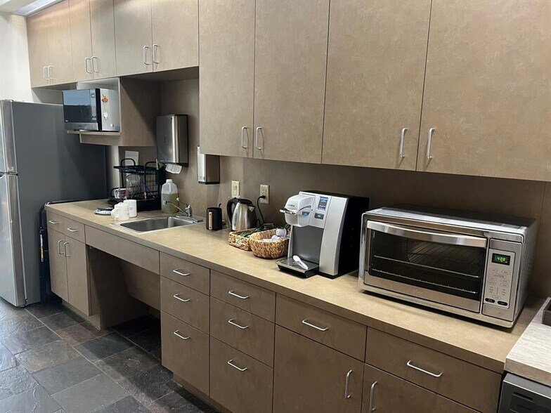 More Photos Of 3005 Glacier Pass, Cedar Park Office For Lease