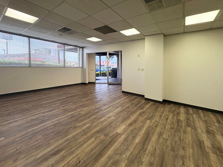 More Photos Of , Tomball Office For Sale