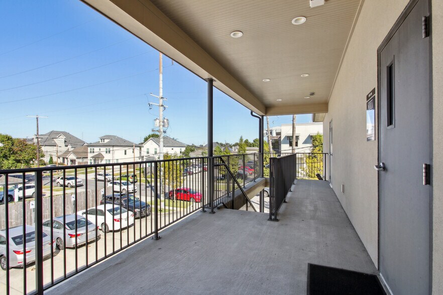 More Photos Of 6050 Pontchartrain Blvd, New Orleans Office For Lease