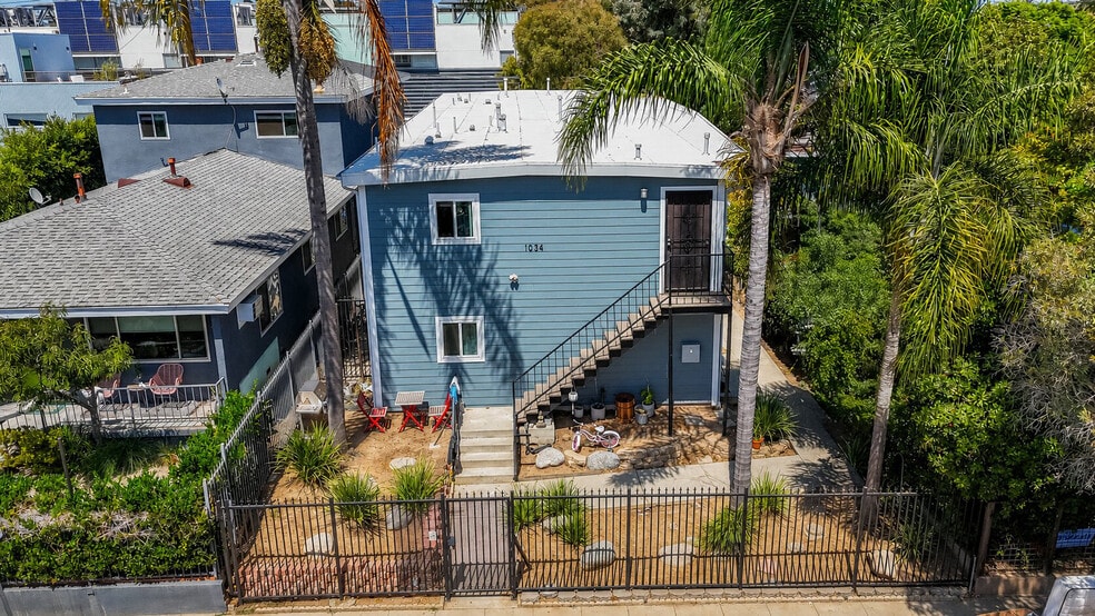 More Photos Of 1034 Pleasantview Ave, Venice Apartments For Sale