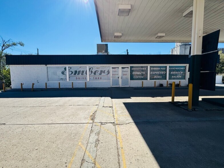 More Photos Of 506 E B St, McCook General Retail For Sale