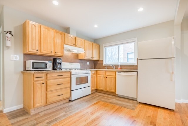 More Photos Of 2276 S Merrick Ave, Merrick Medical For Lease