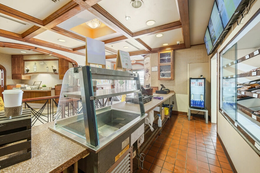 More Photos Of 2033 Wynnton Rd, Columbus Restaurant For Sale
