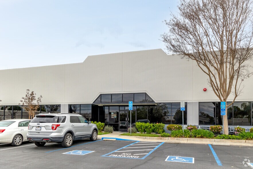 More Photos Of 2040-2060 Corporate Ct, San Jose Research And Development For Lease