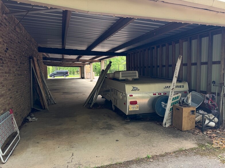 More Photos Of 1951 E 3rd St, Corinth Cemetery Mausoleum For Sale