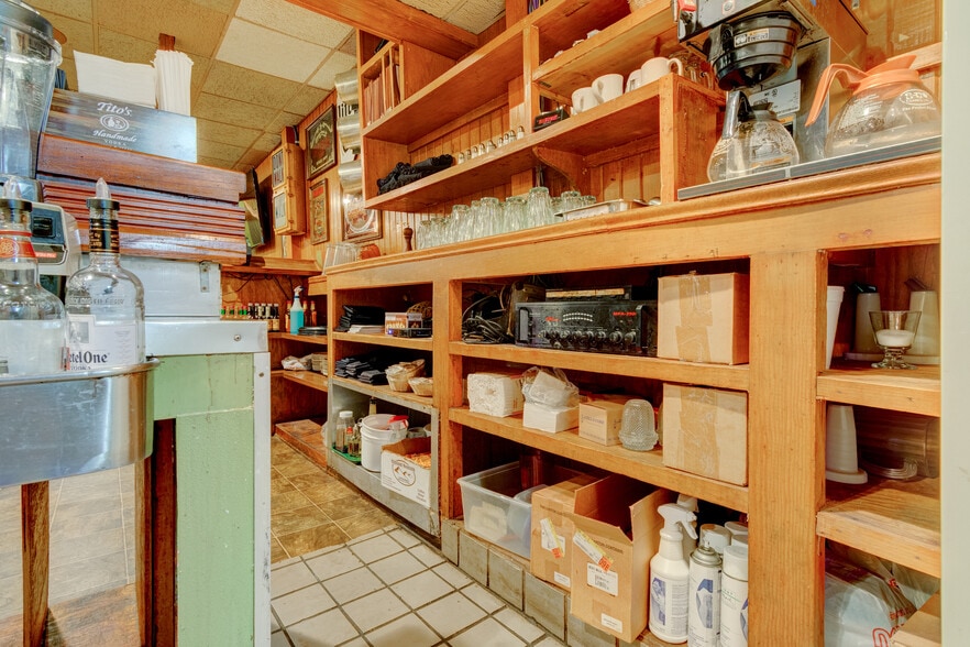 More Photos Of 1702 Park Hill Dr, Gainesville Restaurant For Sale