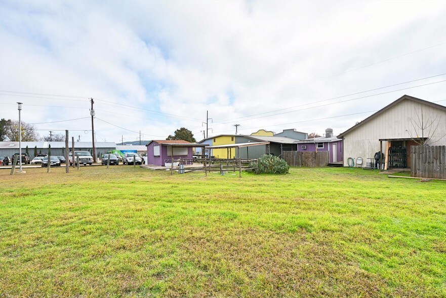 More Photos Of 1642 FM 2673, Canyon Lake Storefront Retail Office For Lease