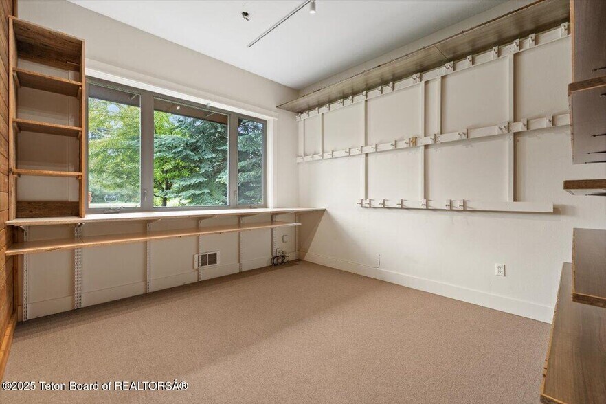 More Photos Of 1921 N Moose Wilson Rd, Wilson Office Residential For Sale