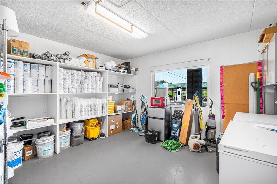 More Photos Of 182 Quillen Chapel Service Rd, Campton Hotel For Sale