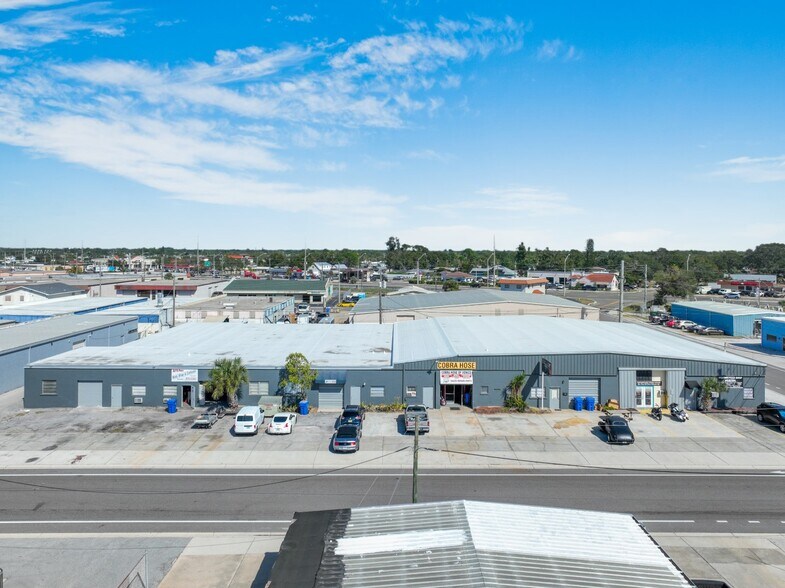 Primary Photo Of 249-261 Warfield Ave, Venice Service For Lease