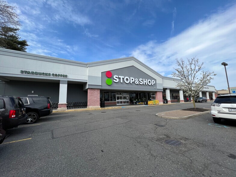 More Photos Of 905-951 Atlantic Ave, Baldwin Unknown For Lease